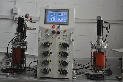 A型控制系统 BLBIO-A型控制系统（台式控制器，一个控制器控制2-3台发酵罐）